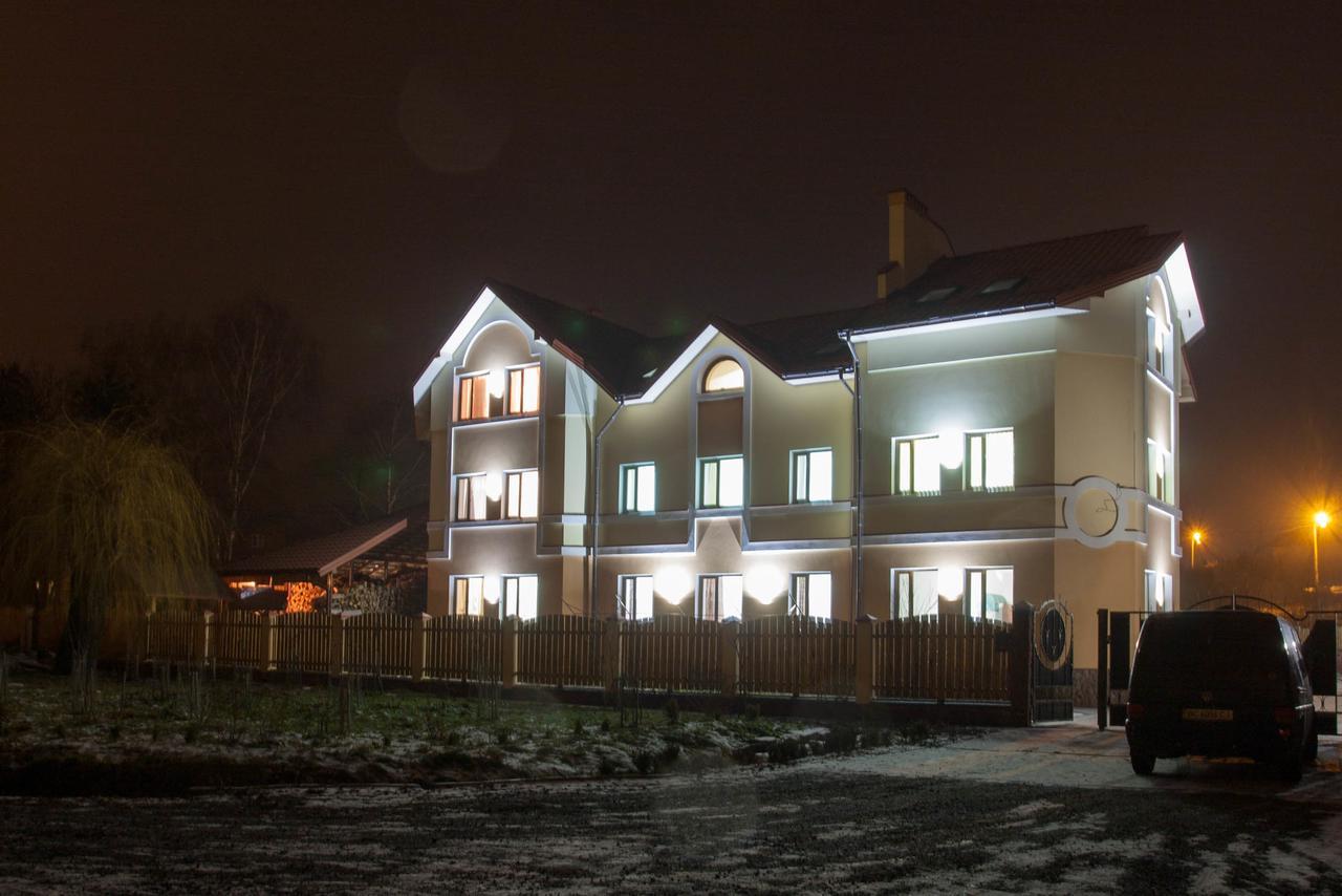 Alekselena Hotell Malekhuv Eksteriør bilde